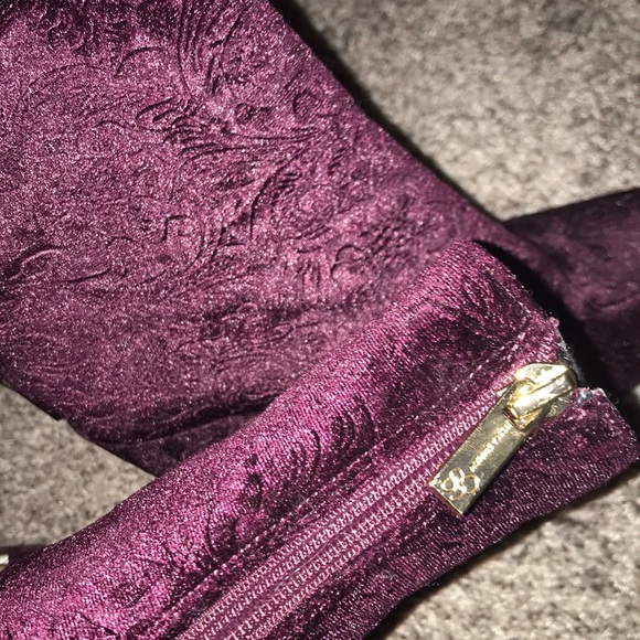 Red Velvet Boots Heeled - Picture 3 of 3